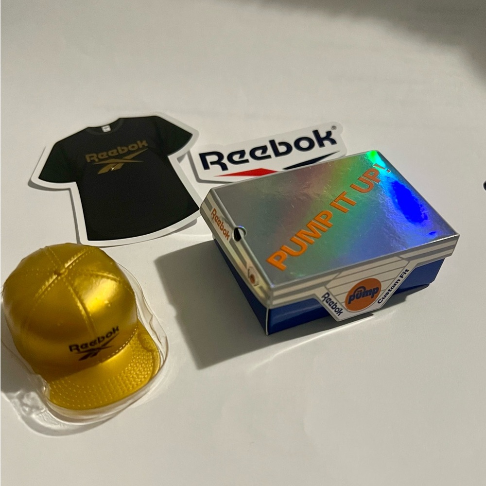 Mini Brands Ultra Rare Gold Reebok - Picture 4 of 8